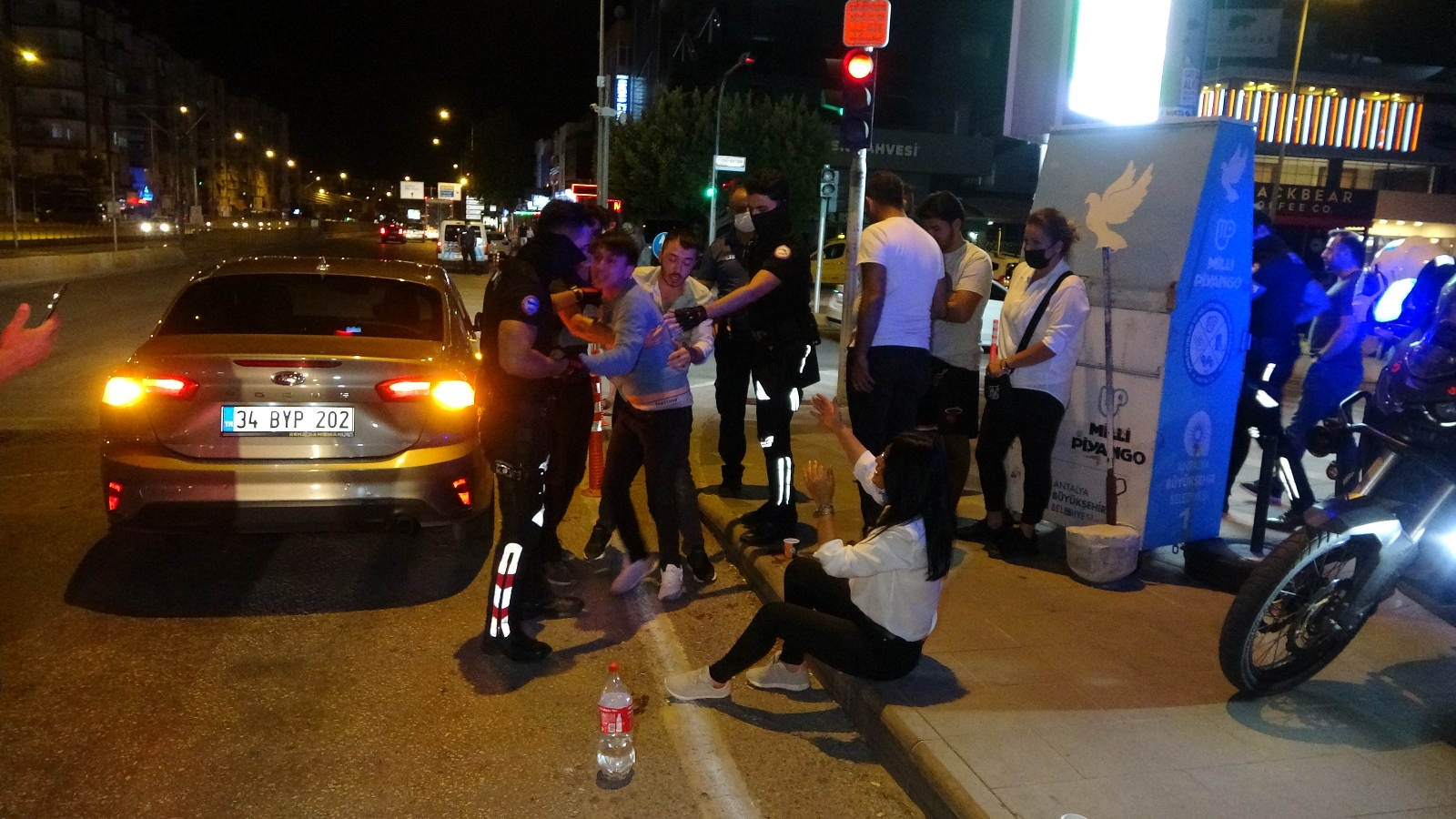 Antalya’da alkollü sürücü 5 araca çarpıp hurdaya çevirdi:2 yaralı