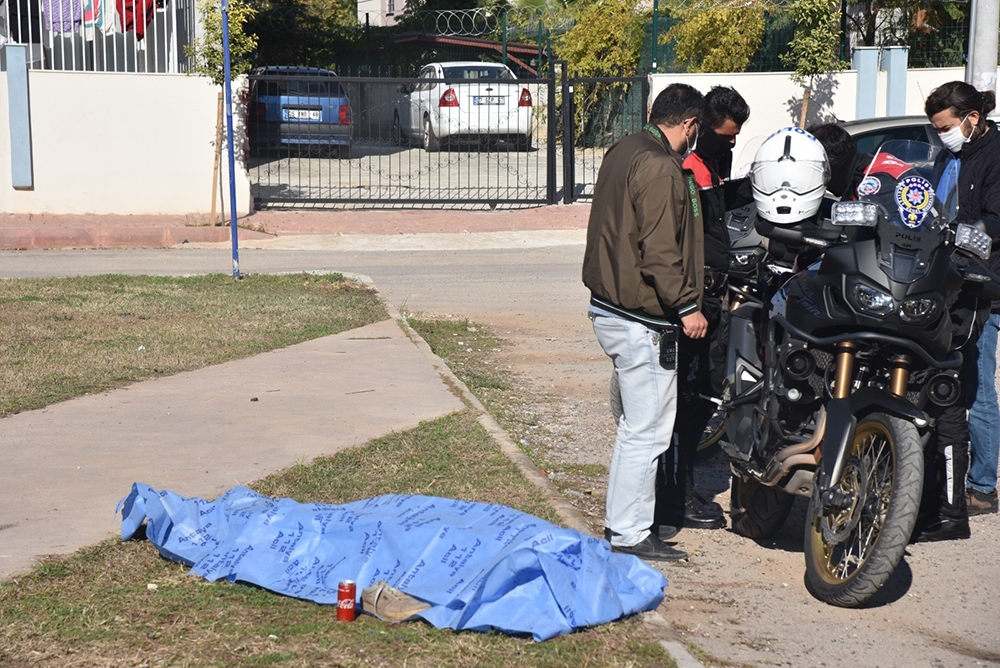 Antalya’da çocuk parkında erkek cesedi bulundu