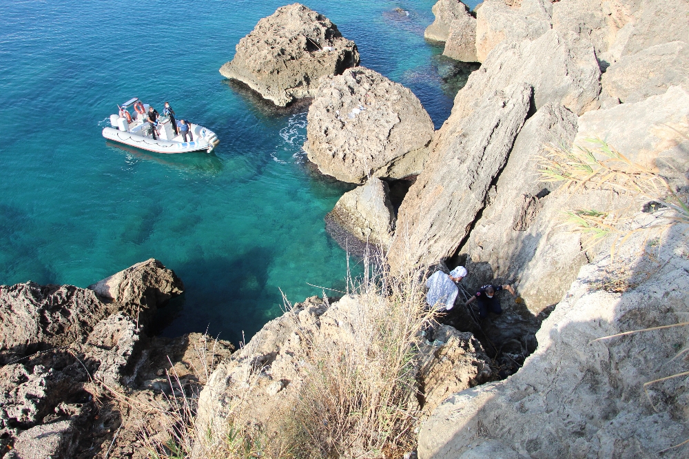 Antalya’da falezlerde can pazarı