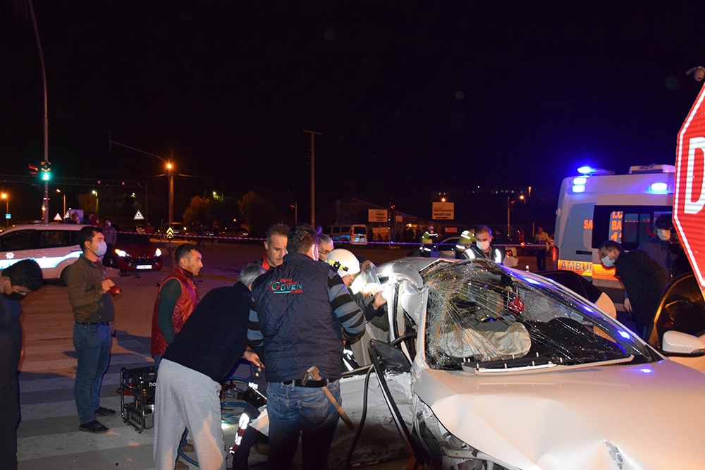 Antalya’da feci kaza: 3 ölü, 4 yaralı