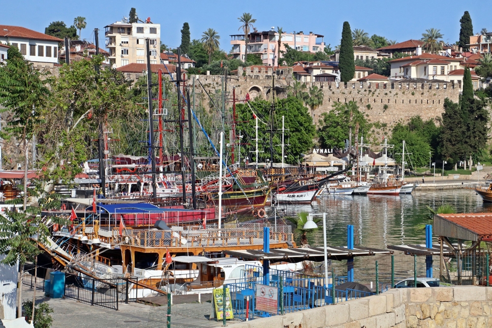 Antalya’da karada başlayan normalleşme denizde devam ediyor