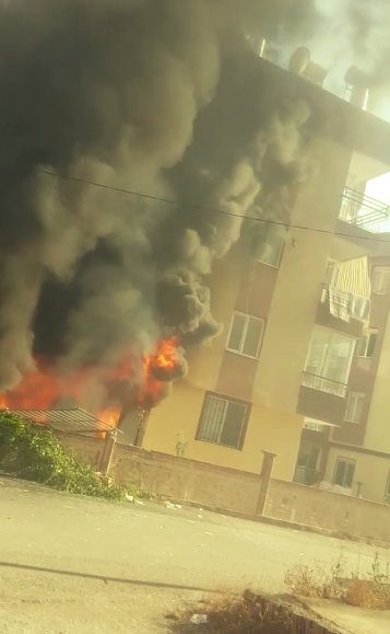 Antalya’da korkutan yangında ev alev topuna döndü