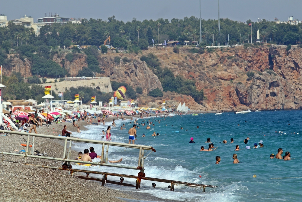 Antalya’da termometreler 45 dereceyi gördü