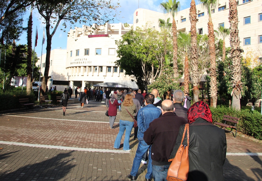 Antalya’da yapılandırma kuyruğu