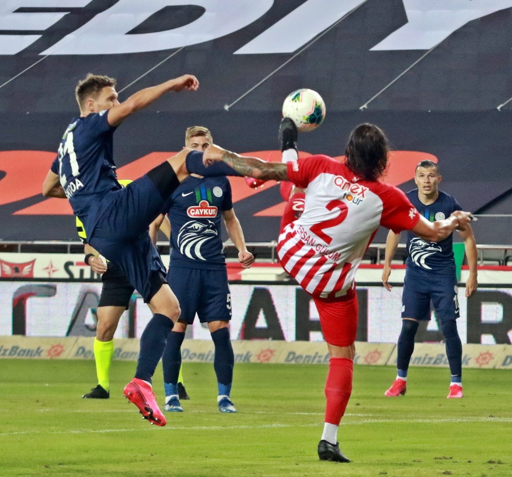 Antalyaspor, 2006-2007 sezonundaki 10 maçlık serisini yakaladı