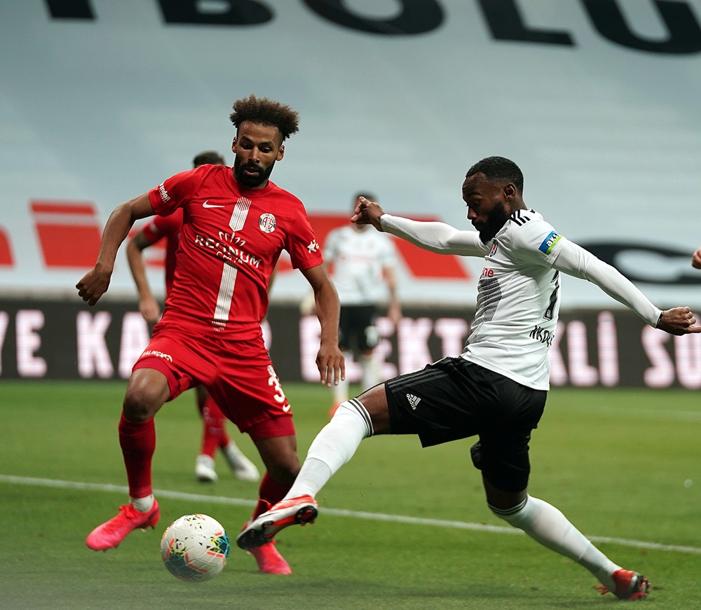 Antalyaspor Beşiktaş’ı deplasmanda 2-1 mağlup etti