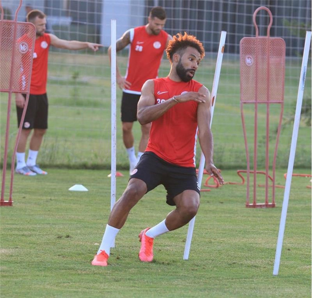 Antalyaspor, Trabzonspor deplasmanına 9 eksikle gidiyor