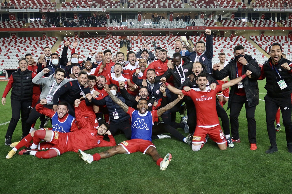 Antalyaspor’da 21 yıl aradan sonra kupa finali sevinci
