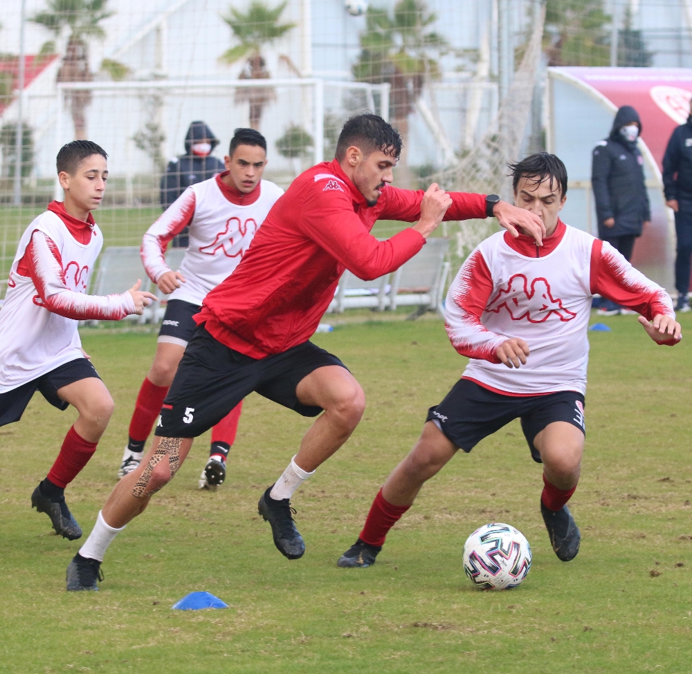 Antalyaspor’da Bahadır ve Doğukan’a özel antrenman