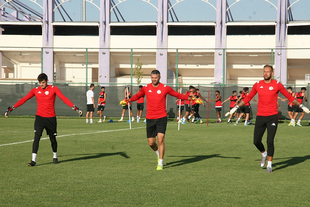Antalyaspor’un, Afyonkarahisar kampı devam ediyor