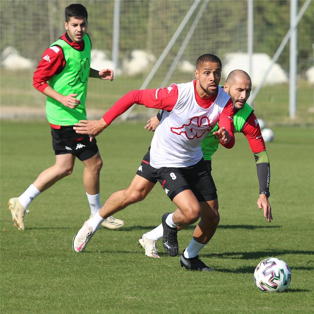 Antalyaspor’un kırmızı kartlarla başı dertte