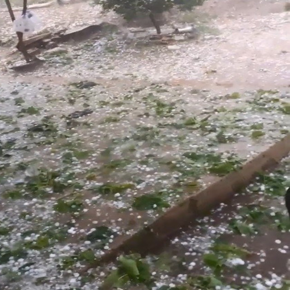 Antalya’ya ceviz büyüklüğünde dolu yağdı