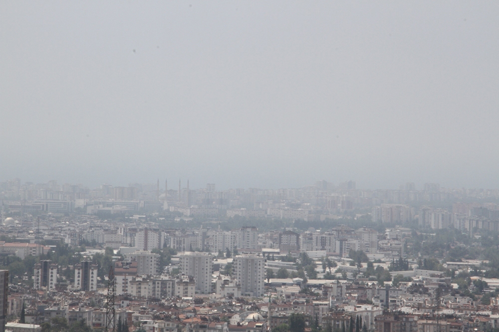 Antalya’ye nem çöktü, ufuk görünmez oldu