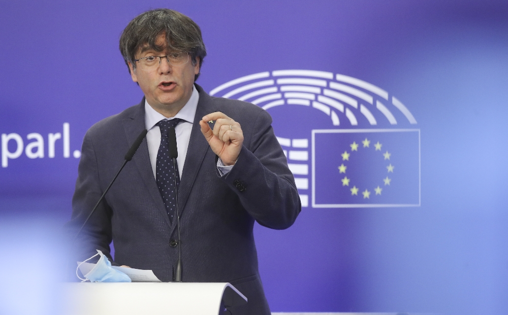 AP, Katalan ayrılıkçı Puigdemont’un dokunulmazlığının kaldırılmasını kabul etti