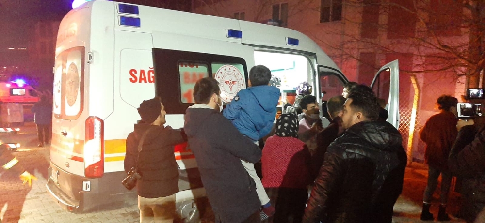 Apartman Dairesinde Yangın: 1 Ölü, 10 Kişi Dumandan Etkilendi