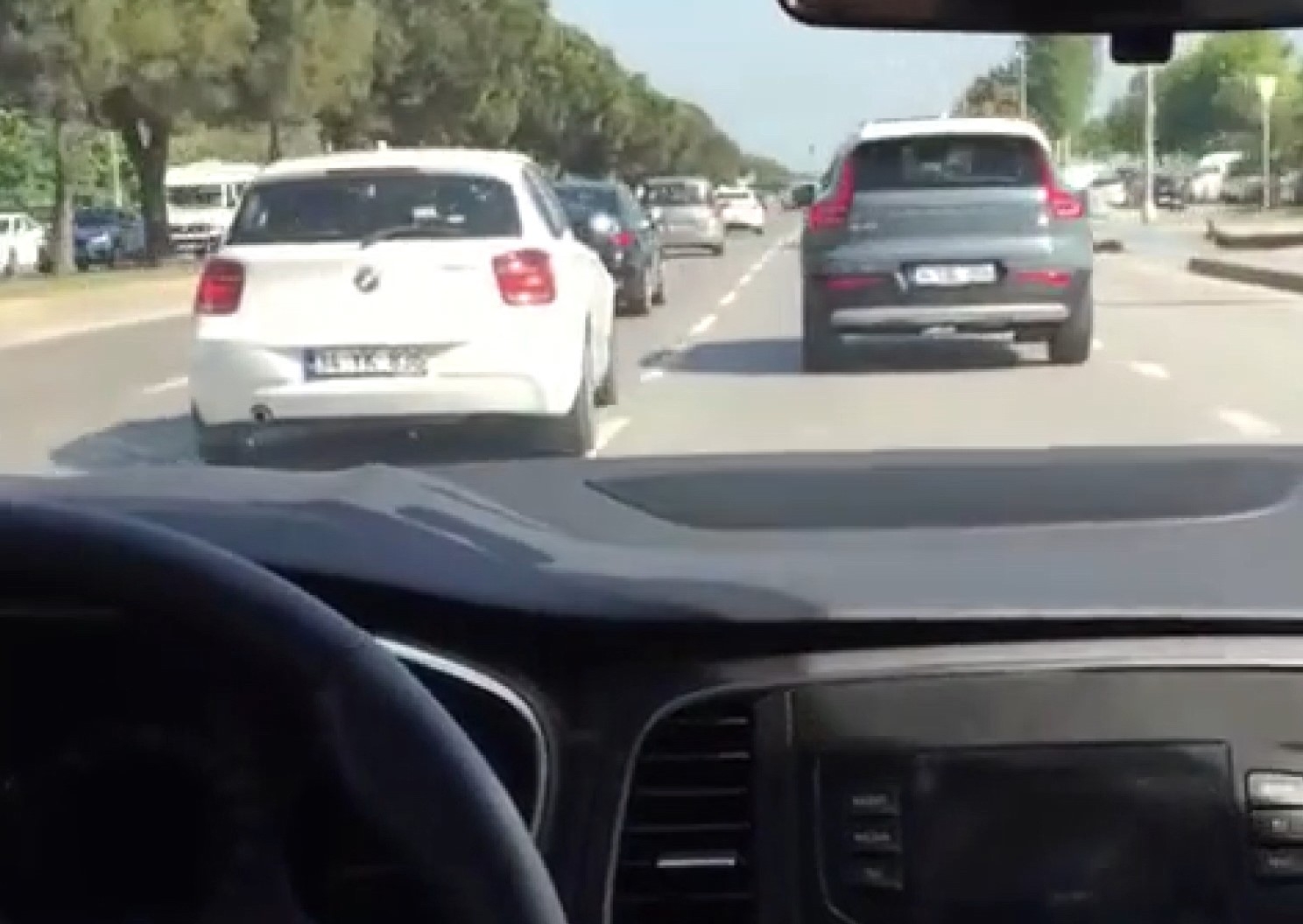 Araçla makas atıp kayda aldılar