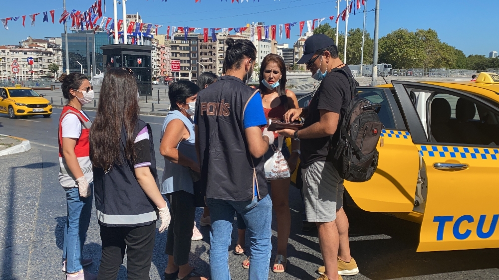 Araçlar didik arandı: Çok sayıda polis katıldı