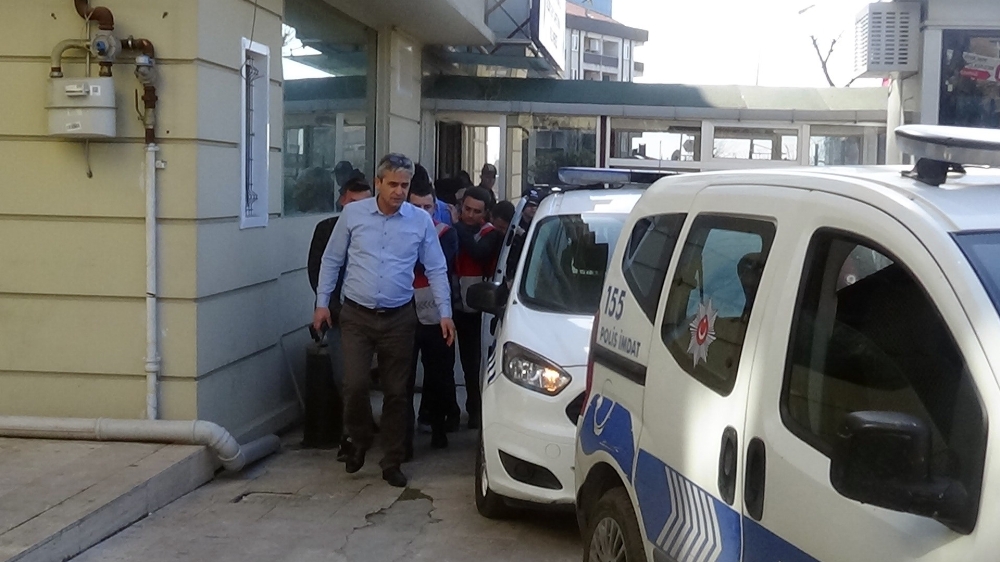 Aralarında anlaşmazlık çıkan dolandırıcılar yakayı ele verdi