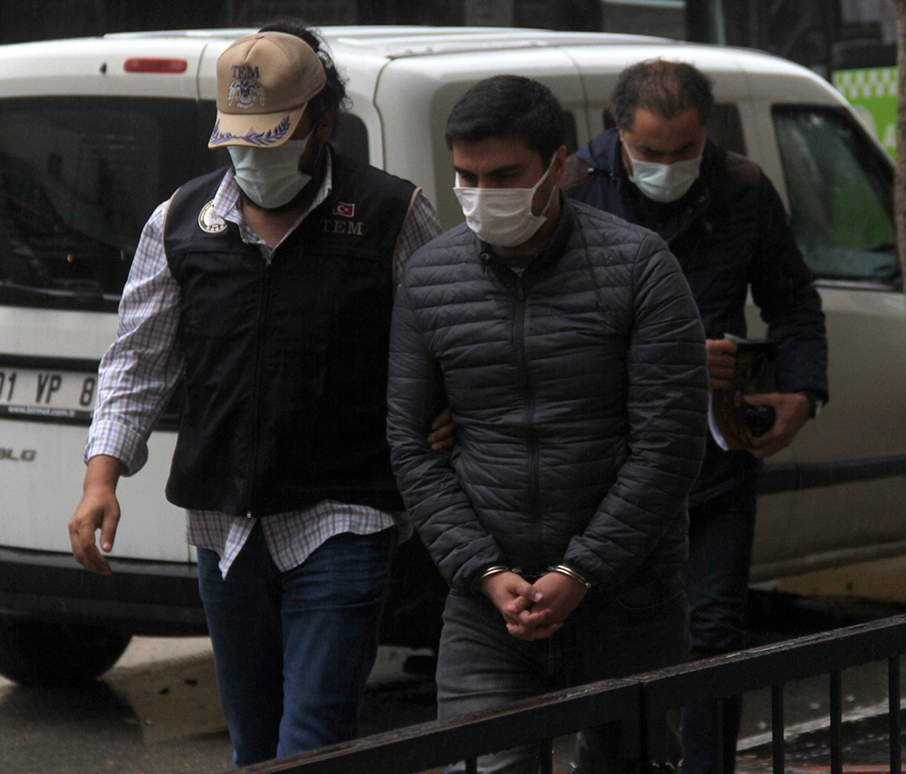Aranan FETÖ’cü Adana’da yakalandı