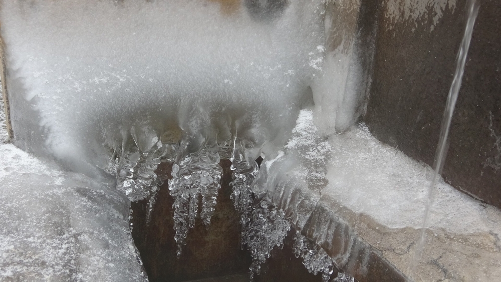 Ardahan buz kesti, Göle ilçesi eksi 27 dereceyi gördü