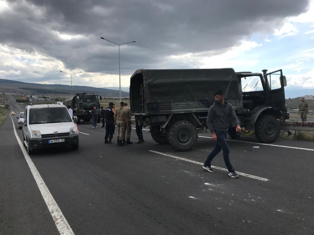 Ardahan’da askeri araç kaza yaptı, 5 asker yaralandı
