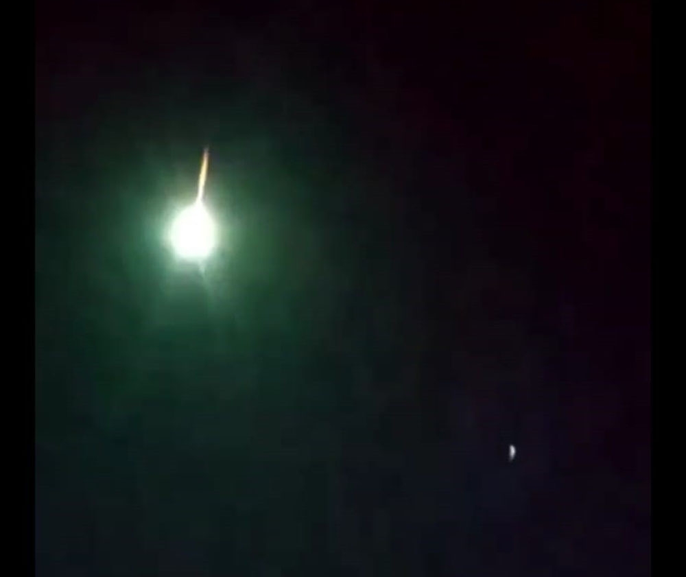 Ardahan’da meteorun gökyüzünden kayma anı kameraya yansıdı