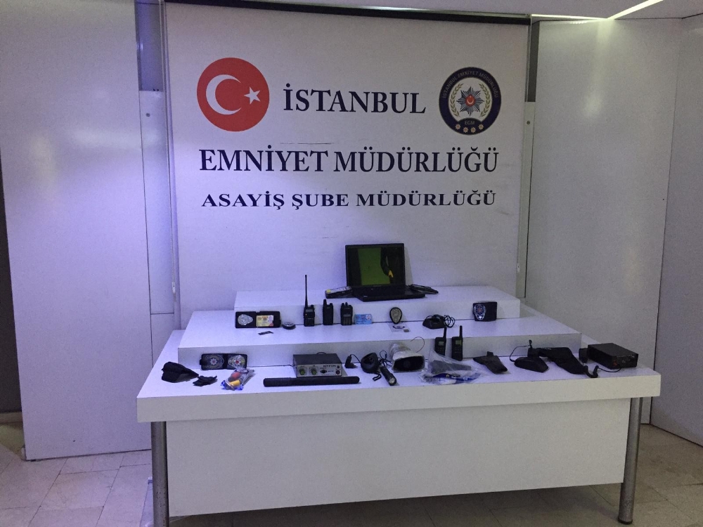Arkadaşını sahte polis çetesi ile gasp ettirdi