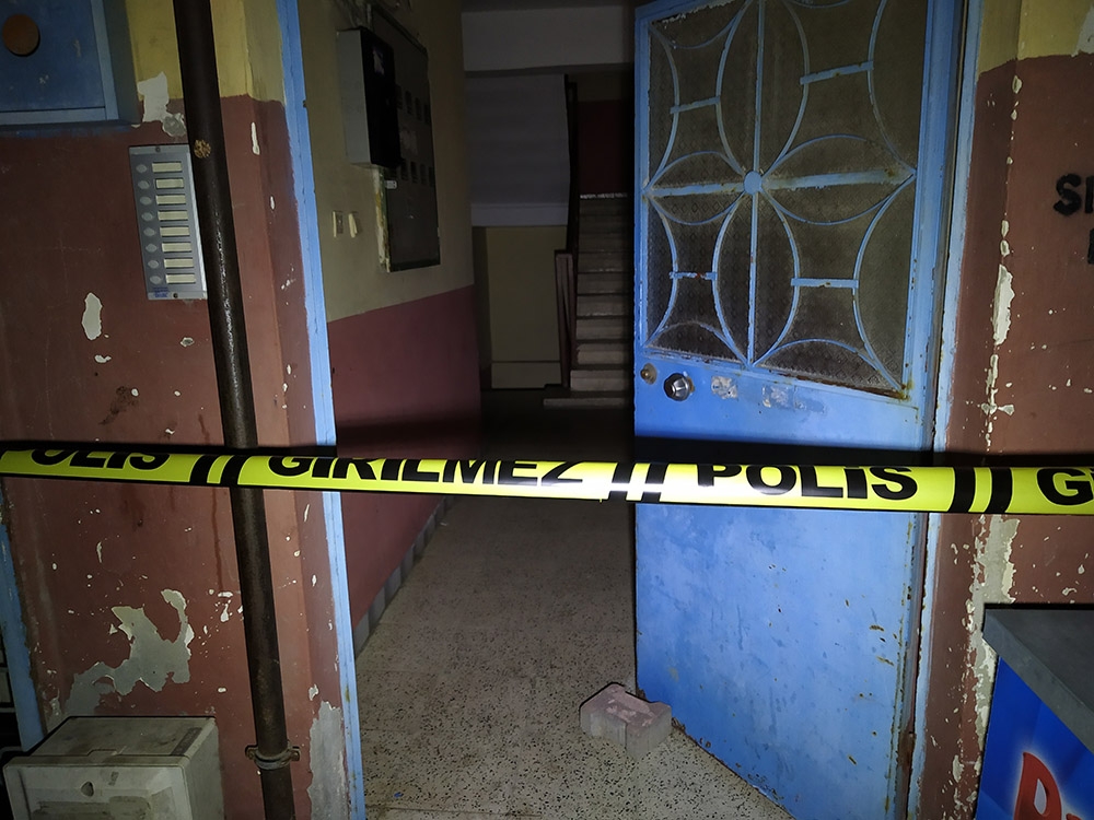 Arnavutköy’de binaya fazla sıkılan ilaçtan 1’i hamile 10 kişi zehirlendi