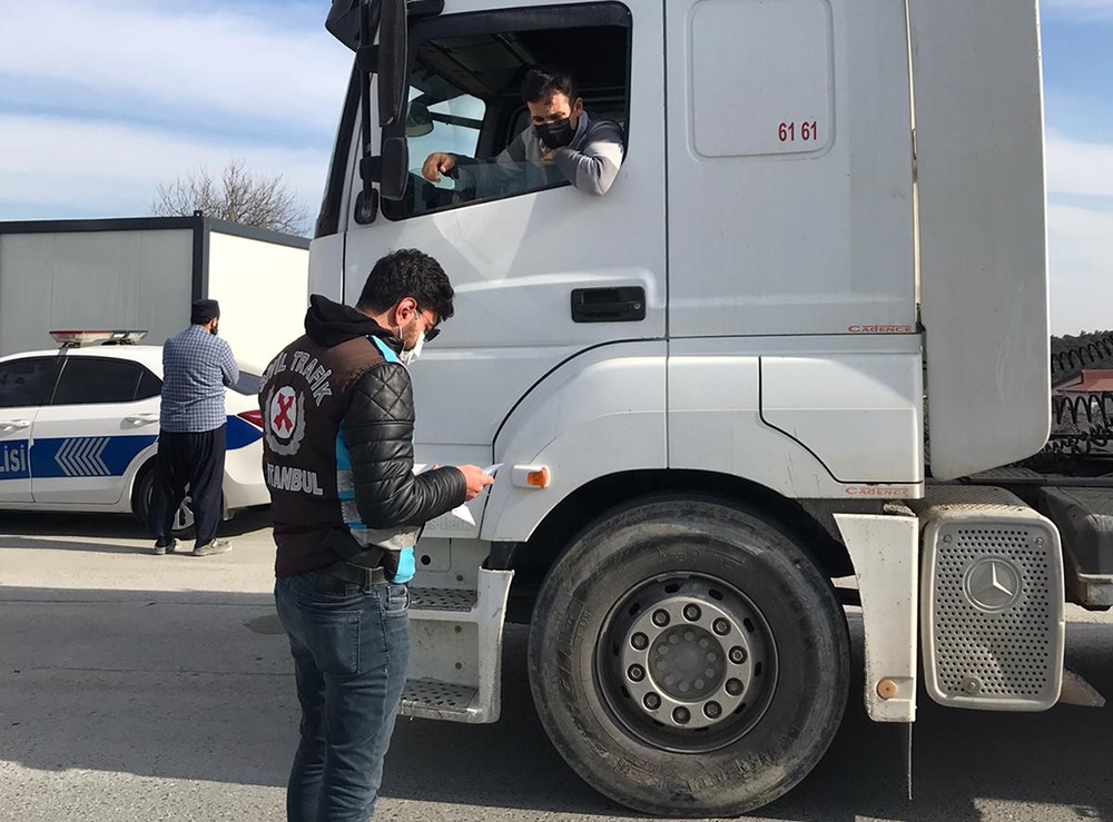 Arnavutköy’de hafriyat kamyonlarına denetim