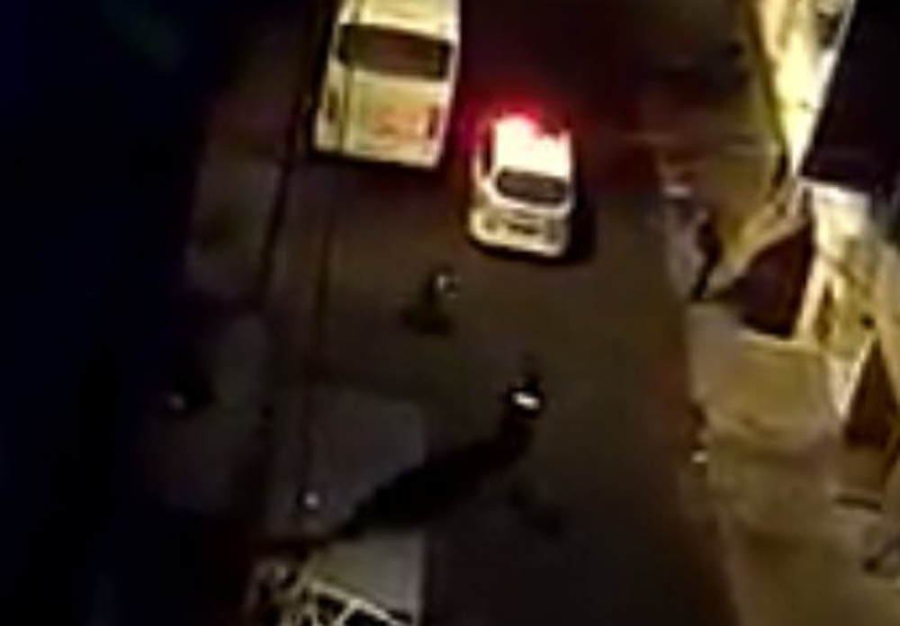Arnavutköy’de hareketli anlar: Polis bacağından vurarak etkisiz hale getirdi