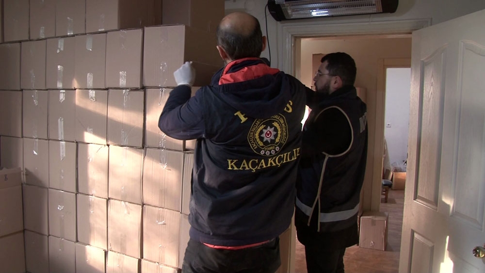 Arnavutköyde Sahte İçki Deposuna Baskın