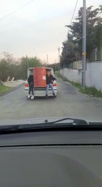 Arnavutköy’de tehlikeli taşımacılık cep telefonu kamerasına yansıdı