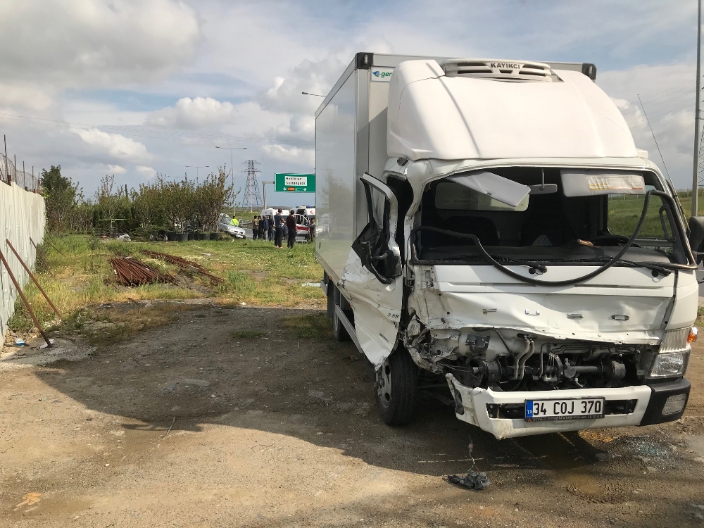 Arnavutköy’de trafik kazası: 1’i ağır 5 yaralı