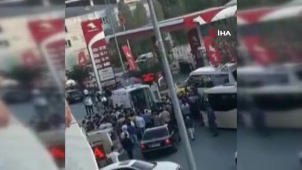Arnavutköy’de yolun karşısına geçmek isteyen yaşlı adama otomobil çarptı