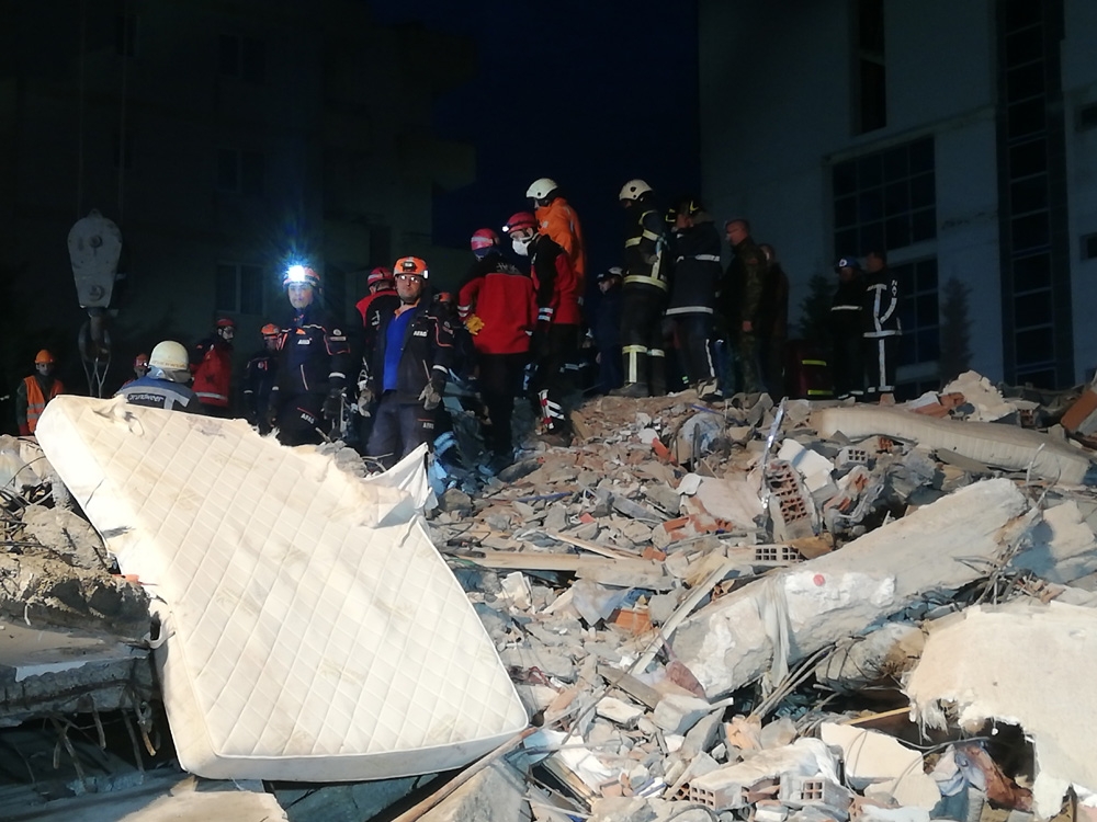 Arnavutlukta Ölü Sayısı 30U Aştı