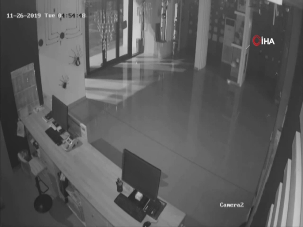 Arnavutluku Vuran Depremin Yeni Görüntüleri Ortaya Çıktı