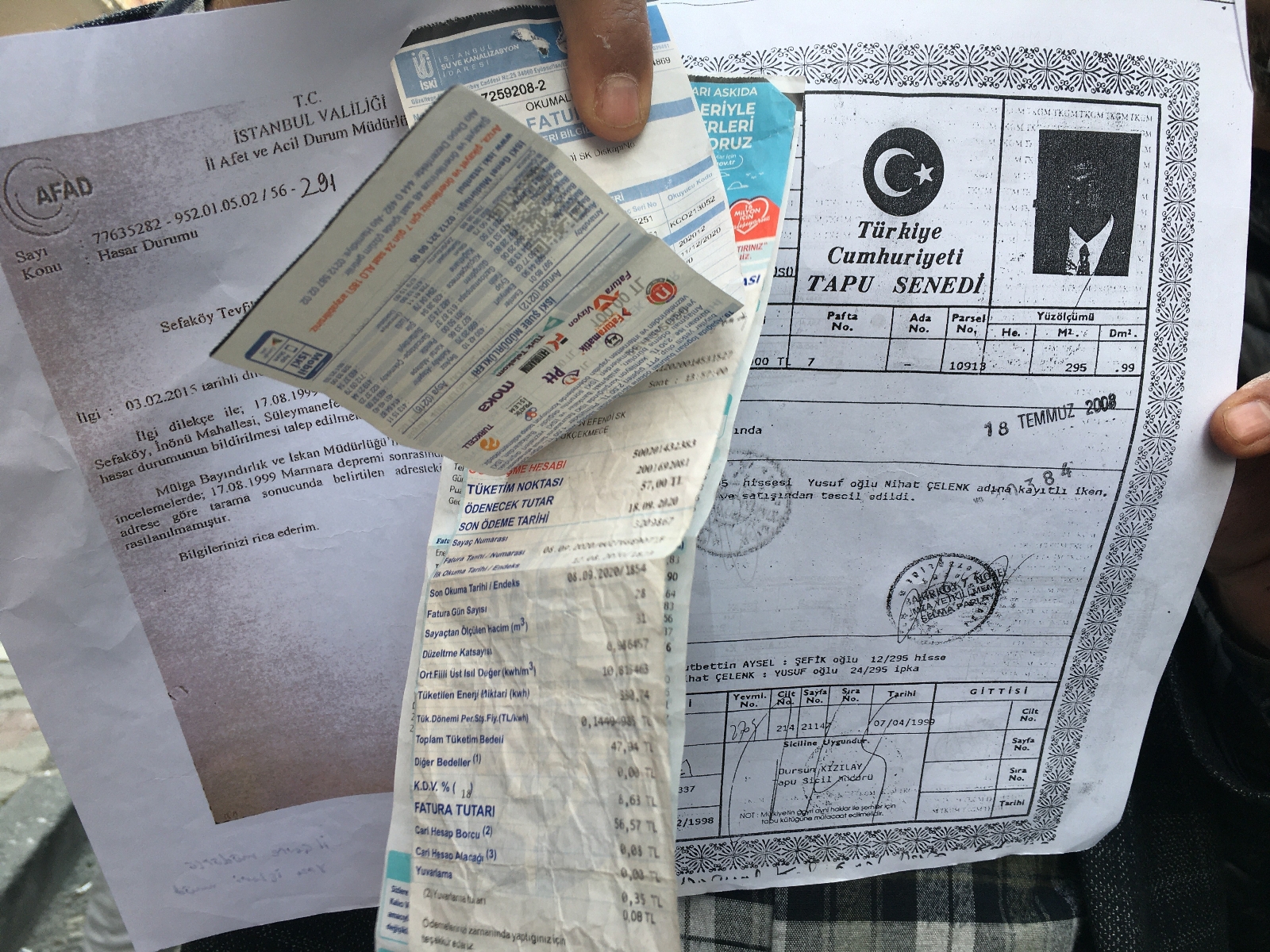 Arsa sahibi ile müteahhit arasındaki anlaşmazlık, 15 aileyi 23 yıldır süründürüyor