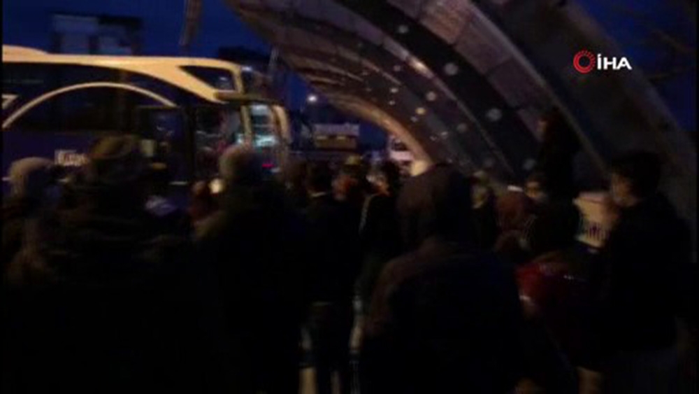 Asker uğurlamasında korona virüse davetiye çıkardılar