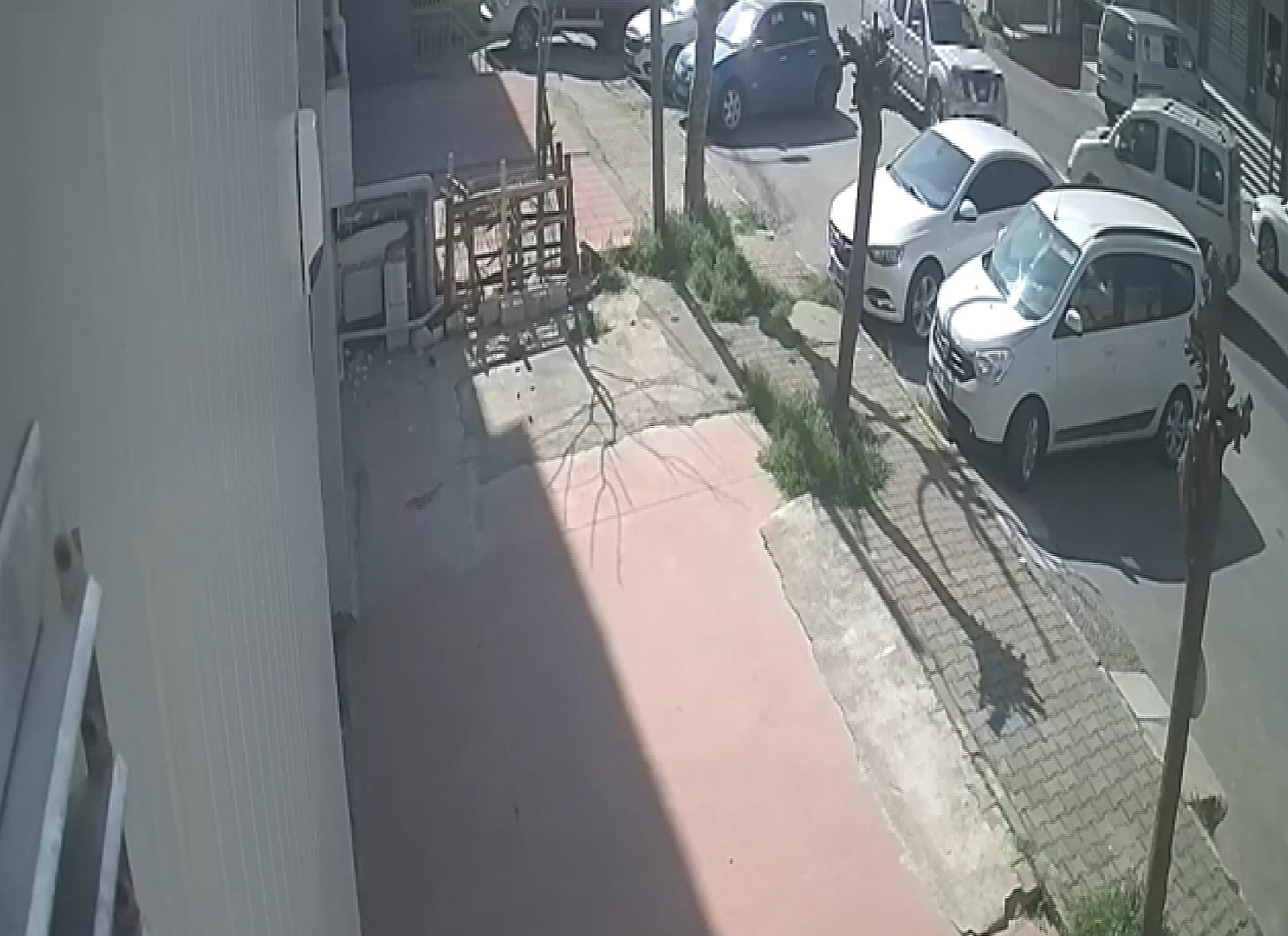 Ataşehir’de ilginç kaza anı kamerada