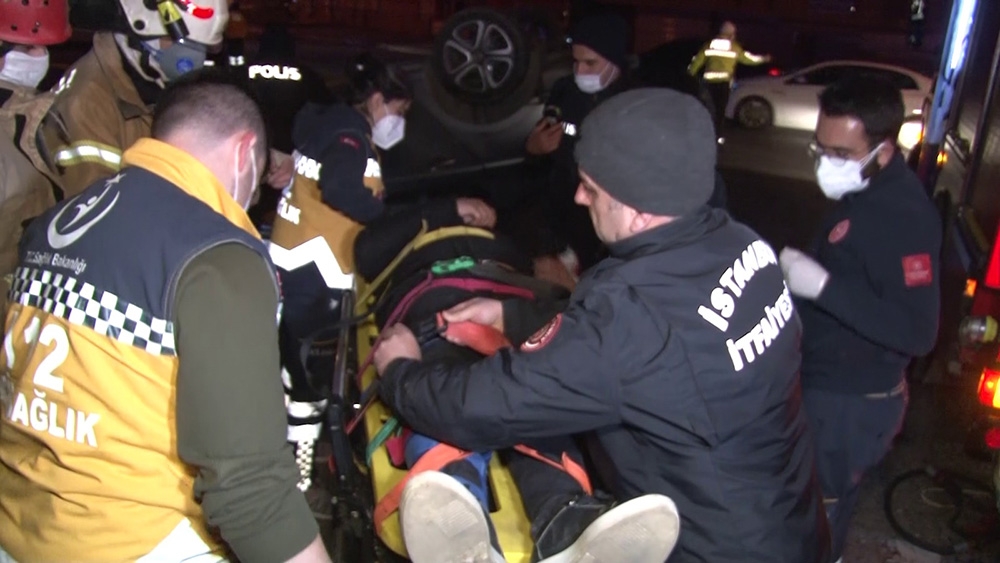 Ataşehir’de otomobil takla attı: 1 yaralı