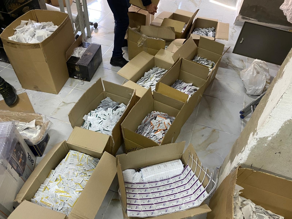 Ataşehir’de sahte ilaç imalatı yapan iş yerine operasyon
