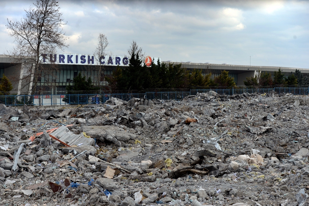 Atatürk Havalimanı kargo bölümünde yıkım tamamland