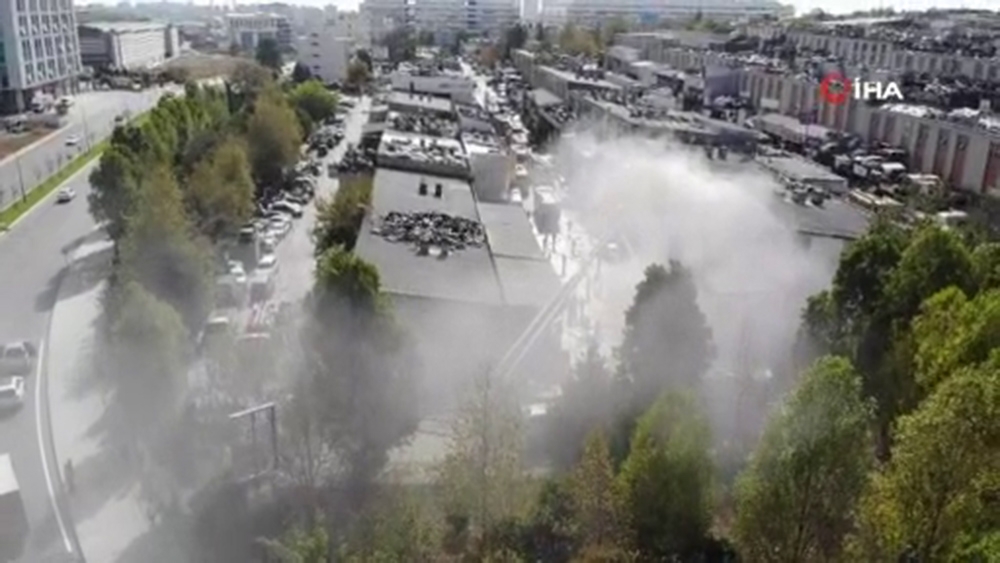 Atatürk Sanayi Sitesi’nde yangın, havadan drone ile böyle görüntülendi