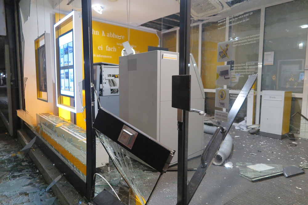 Atmyi Havaya Uçurup Soydular