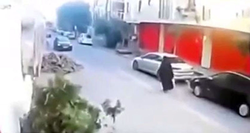 Avcılar’da bebeğin çöpe atılması kamerada