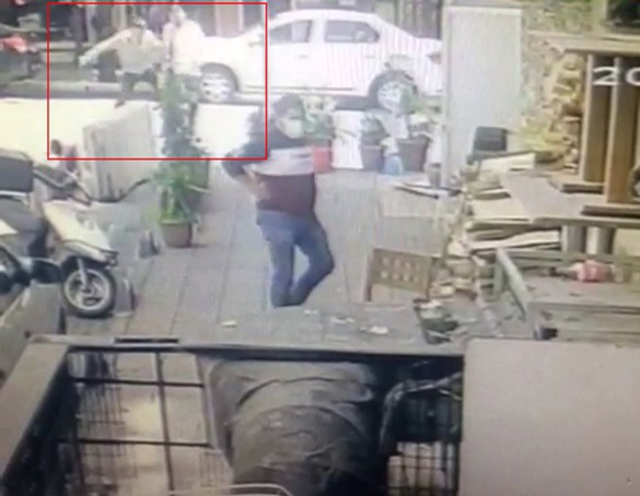 Avcılar’da çay içip masadan kalktı daha sonra bıçakladı