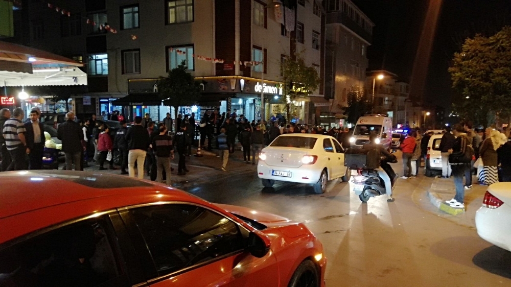 Avcılarda Dönercilerin Sopalı Kavgasında 2 Kişi Yaralandı