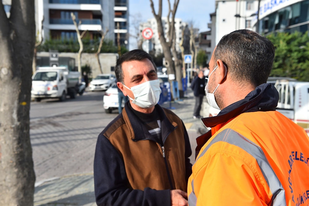 Avcılar’da temizlik işçisi sokakta bulduğu engelli maaşını sahibine teslim etti