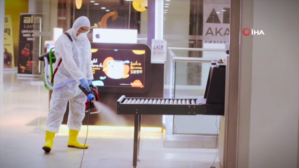AVM ve kuaförlere ilgi düşük kaldı