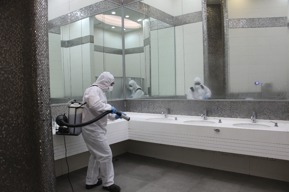 AVM’de korona virüse karşı önlem